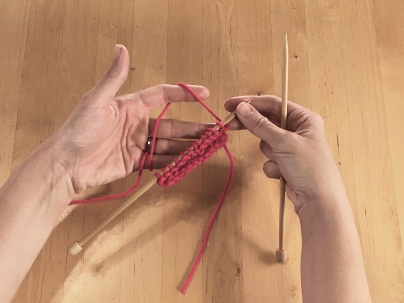 How to Hold Your Yarn for Knitting (Continental&nbsp;Style)