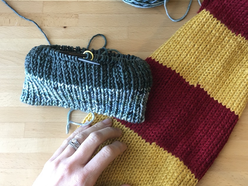 How to Change Colors and Knit a Jogless Join – Cushion of Joy